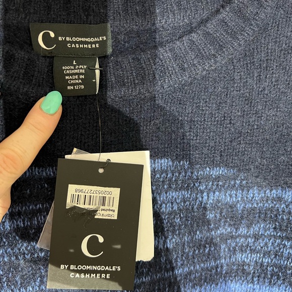 C by Bloomingdale’s Cashmere sweater - Picture 3 of 5
